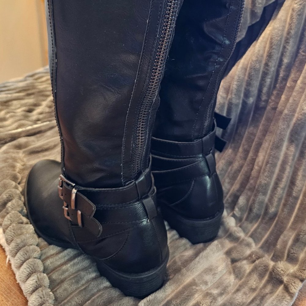 Black Madden Girl casual Boots. Size 8 1/2 Like brand new